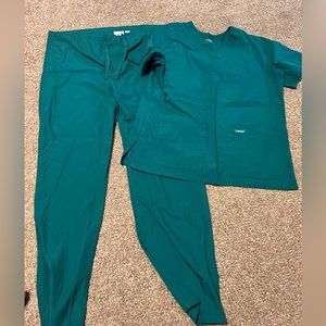 LANADU scrubs. 2 pairs!!! TOP SIZE MEDIUM AND BOTTOMS SIZE LARGE! A great deal